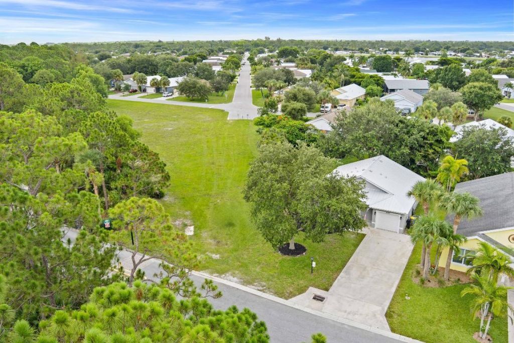 8897 SW Fishermans Wharf Drive, Stuart, FL 34997 Photo