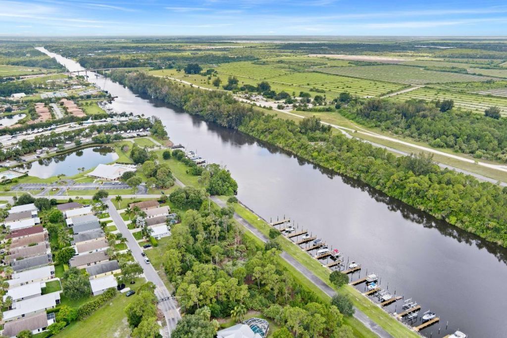 8897 SW Fishermans Wharf Drive, Stuart, FL 34997 Photo