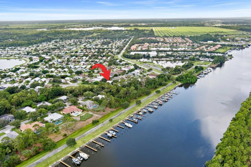 8897 SW Fishermans Wharf Drive, Stuart, FL 34997 Photo
