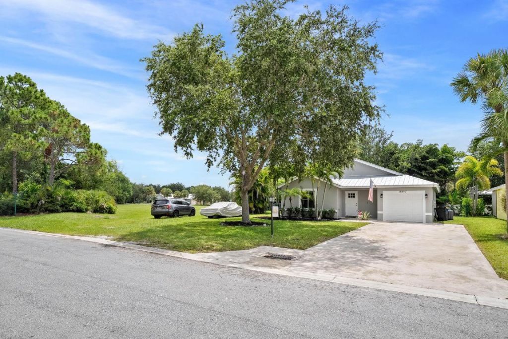 8897 SW Fishermans Wharf Drive, Stuart, FL 34997 Photo