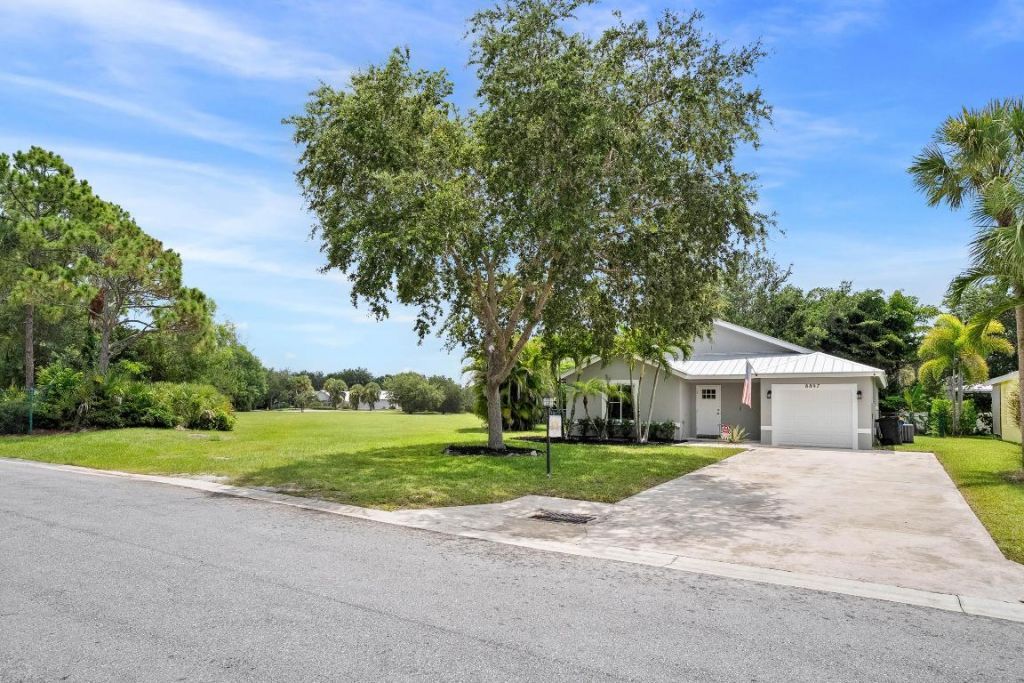 8897 SW Fishermans Wharf Drive, Stuart, FL 34997 Photo