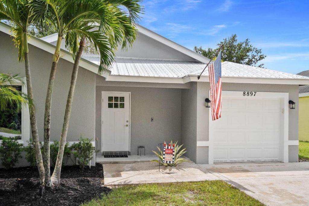 8897 SW Fishermans Wharf Drive, Stuart, FL 34997 Photo