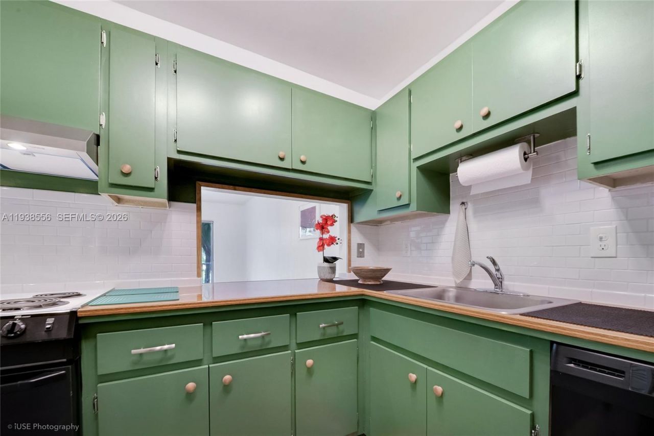 7403 SW 82nd St, Unit 210N, Miami, FL 33143 Photo