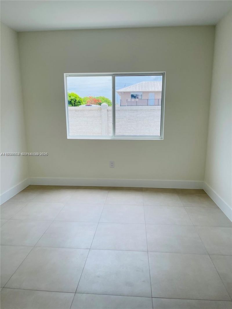310 E 7th St, Unit 203, Hialeah, FL 33010 Photo