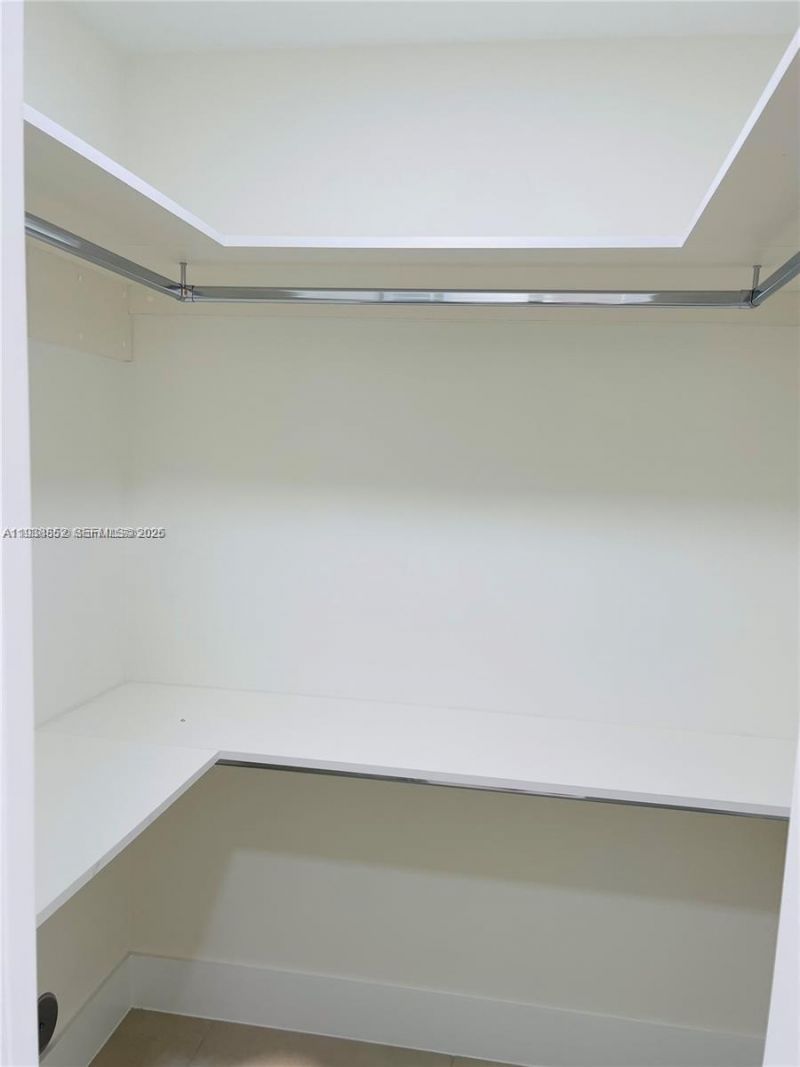 310 E 7th St, Unit 203, Hialeah, FL 33010 Photo