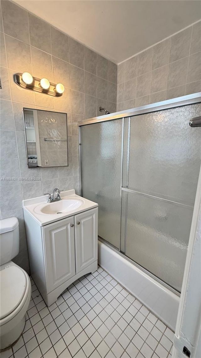 330 74th St , Unit 16, Miami Beach, FL 33141 Photo