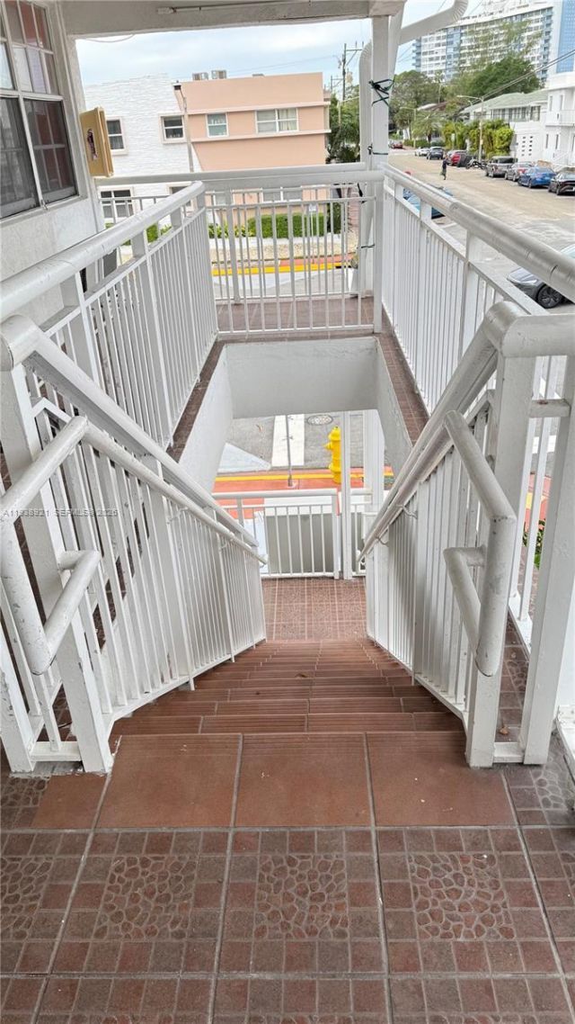 330 74th St , Unit 16, Miami Beach, FL 33141 Photo