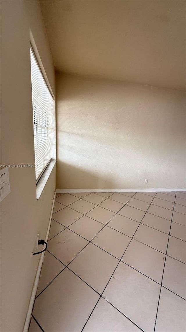 330 74th St , Unit 16, Miami Beach, FL 33141 Photo