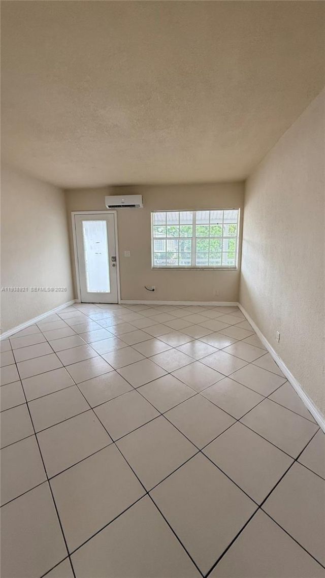 330 74th St , Unit 16, Miami Beach, FL 33141 Photo