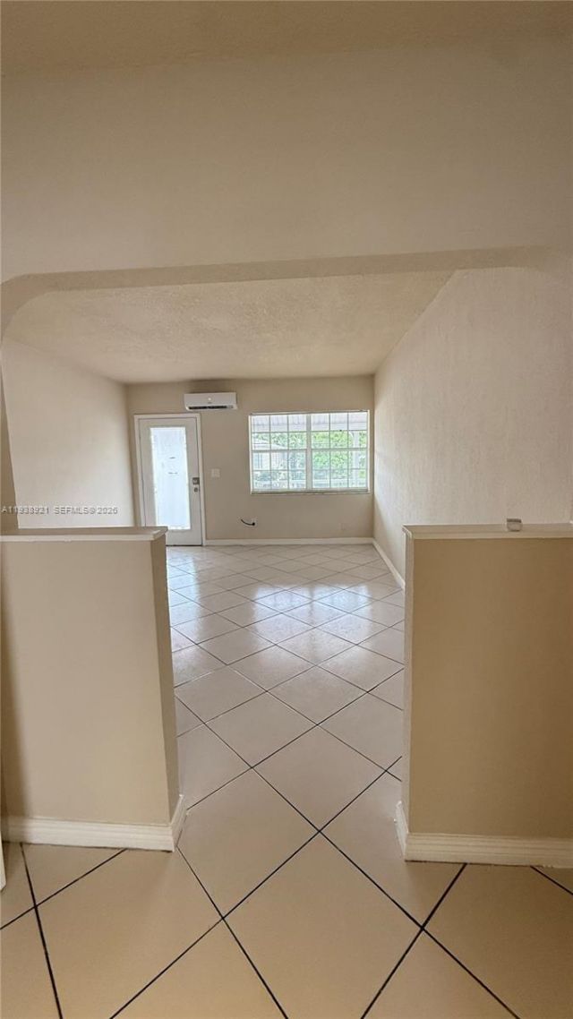 330 74th St , Unit 16, Miami Beach, FL 33141 Photo