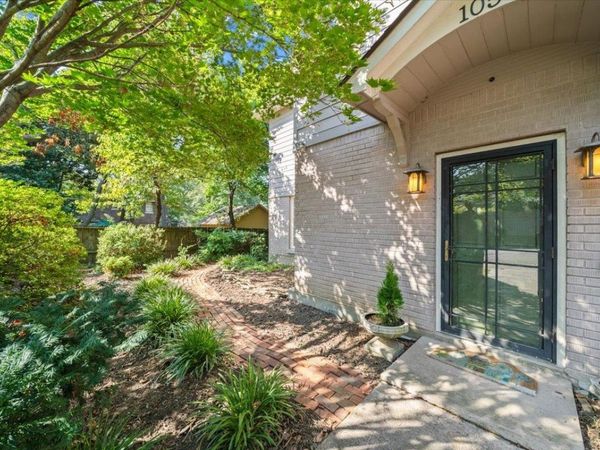 105 N COX ST, Memphis, TN 38104