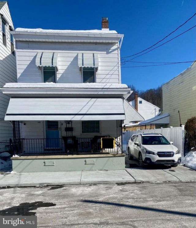 141 S NICHOLAS STREET, SAINT CLAIR, PA 17970