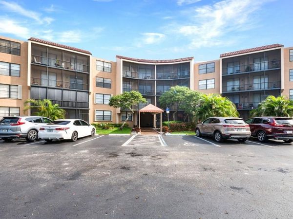 3900 N Hills Dr, Unit 409, Hollywood, FL 33021