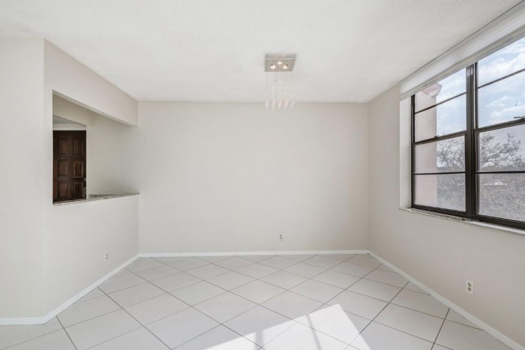 3900 N Hills Drive, Unit 409, Hollywood, FL 33021 Photo