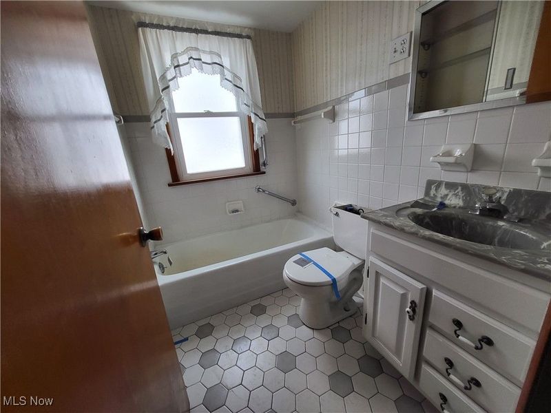 18870 Monterey Avenue, Euclid, OH 44119 Photo 12