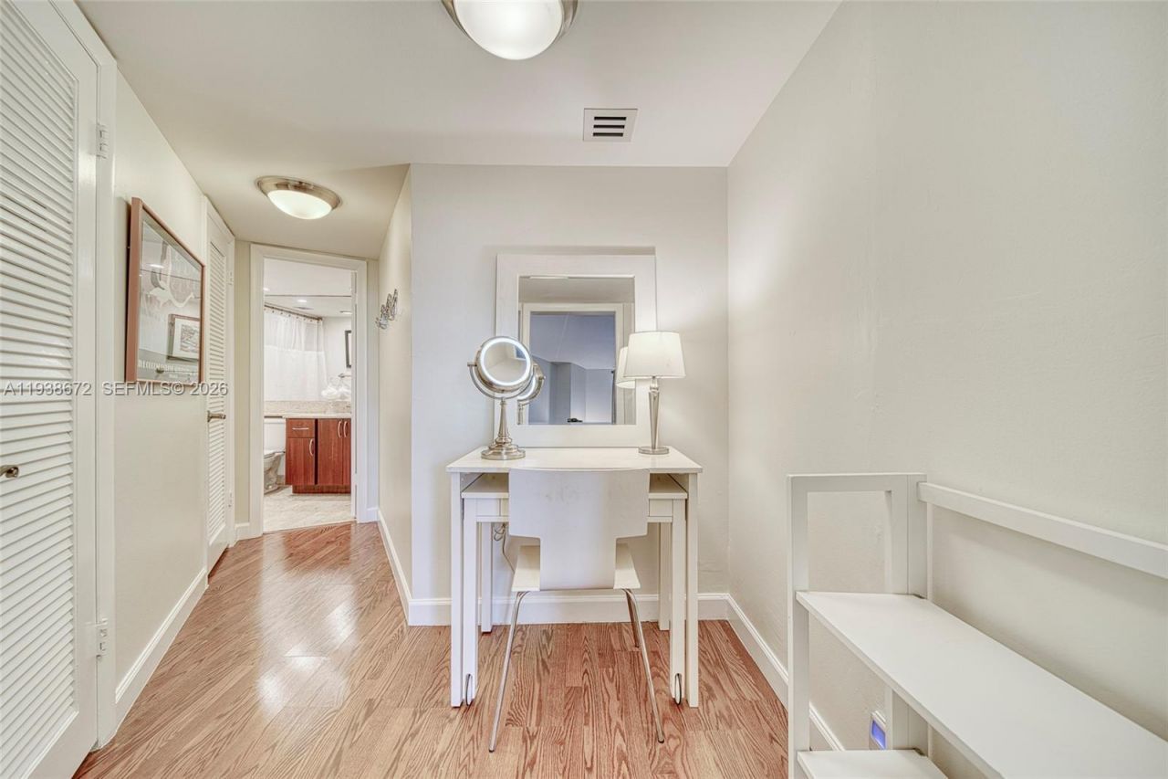 1111 Crandon Blvd, Unit C404, Key Biscayne, FL 33149 Photo