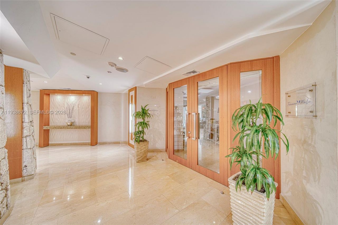 1111 Crandon Blvd, Unit C404, Key Biscayne, FL 33149 Photo