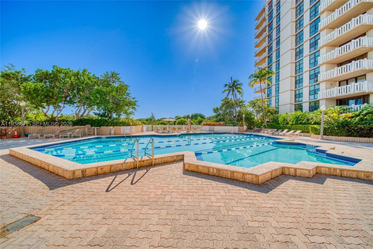 1111 Crandon Blvd, Unit C404, Key Biscayne, FL 33149 Photo