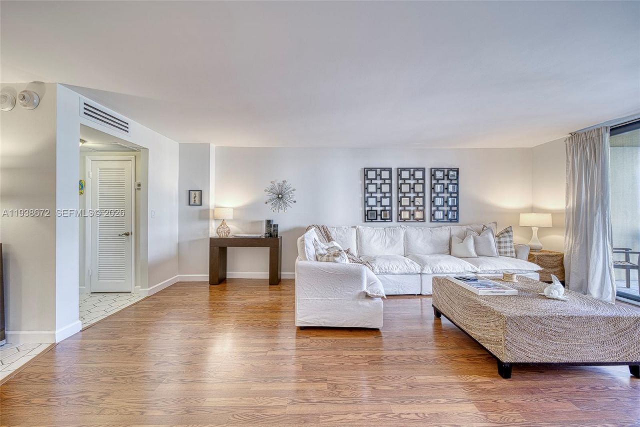 1111 Crandon Blvd, Unit C404, Key Biscayne, FL 33149 Photo