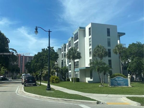 17620 Atlantic Blvd , Unit 518, Sunny Isles Beach, FL 33160