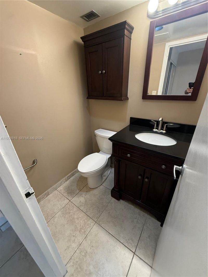 17620 Atlantic Blvd , Unit 518, Sunny Isles Beach, FL 33160 Photo