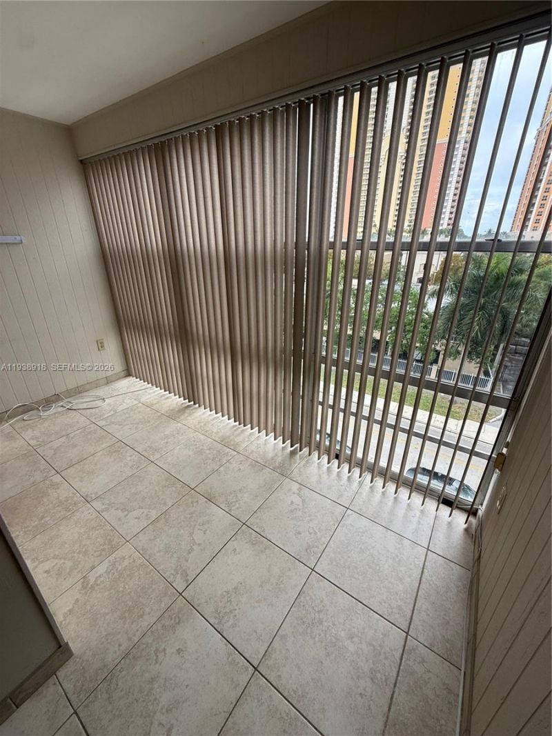 17620 Atlantic Blvd , Unit 518, Sunny Isles Beach, FL 33160 Photo