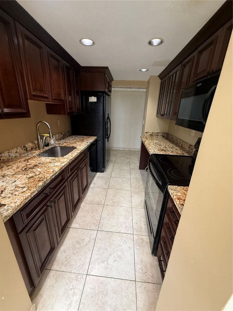 17620 Atlantic Blvd , Unit 518, Sunny Isles Beach, FL 33160 Photo