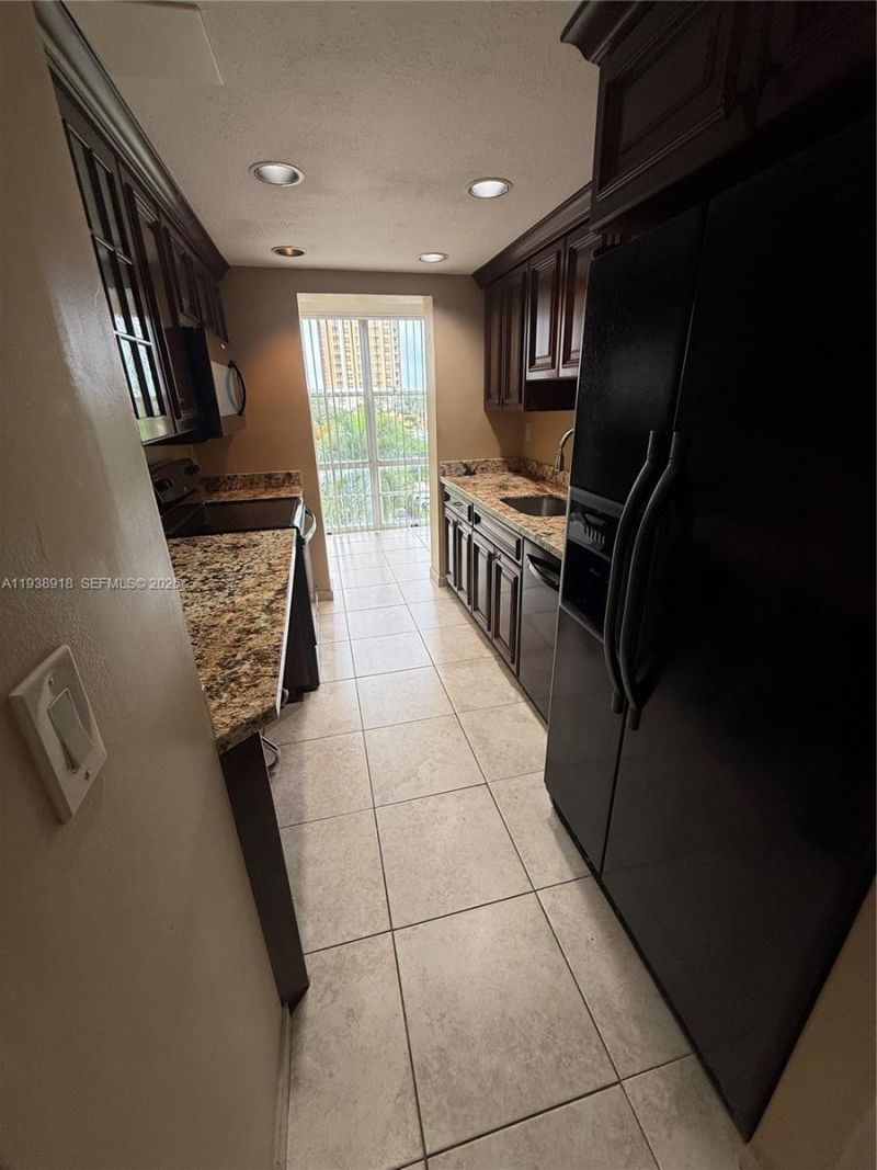 17620 Atlantic Blvd , Unit 518, Sunny Isles Beach, FL 33160 Photo