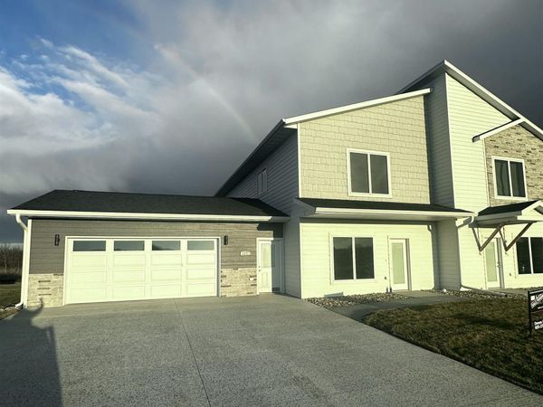 220 Ivy Ln, Crooks, SD 57020