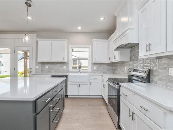 2714 W Park Street, Olathe, KS 66061