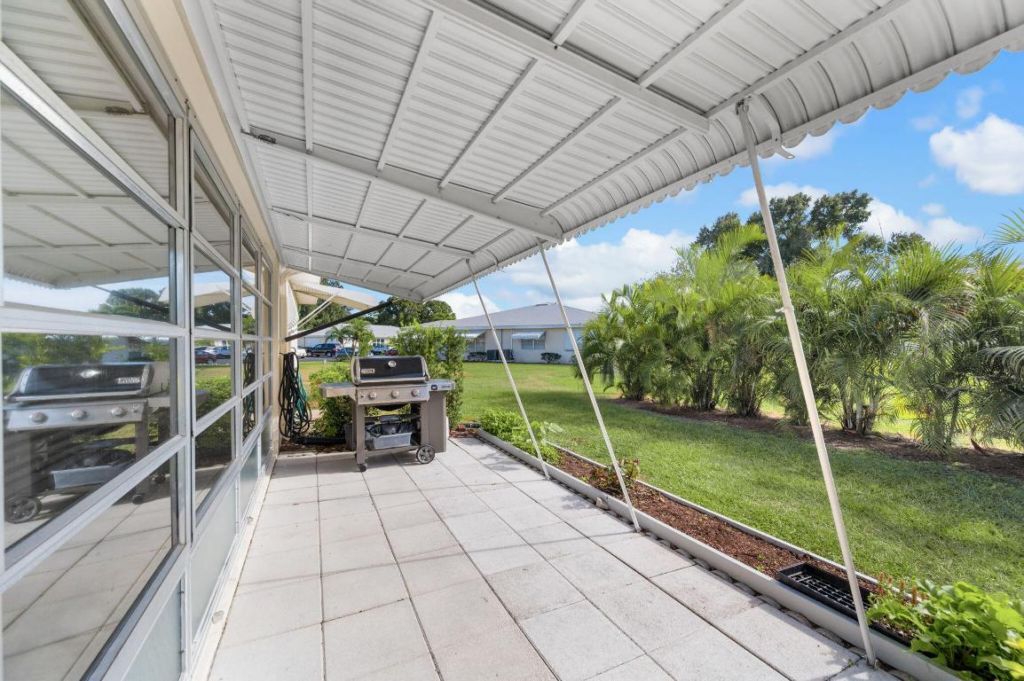 911 Savannas Point Drive, Unit B (E), Fort Pierce, FL 34982 Photo