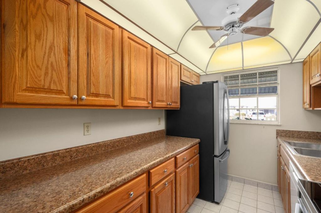 911 Savannas Point Drive, Unit B (E), Fort Pierce, FL 34982 Photo