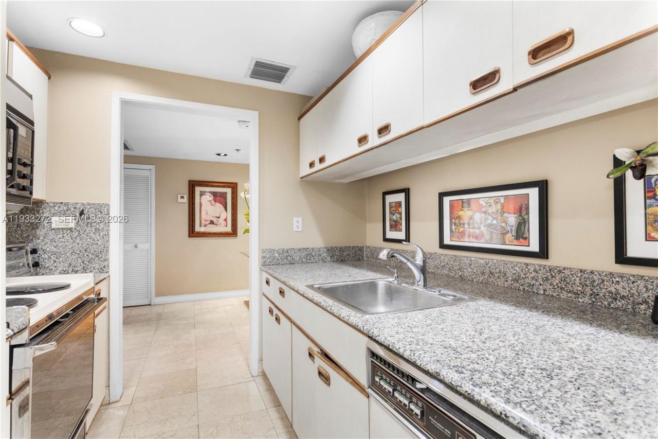 1581 Brickell Ave, Unit 107, Miami, FL 33129 Photo