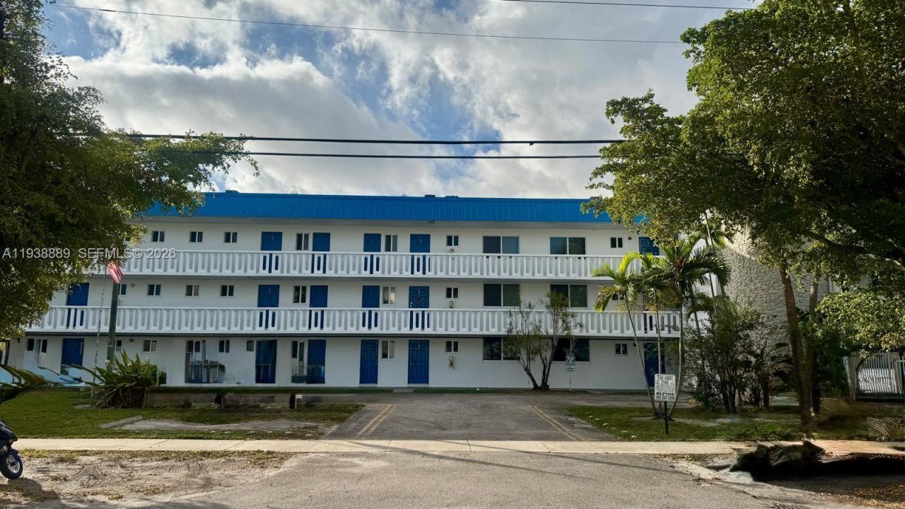 1140 NE 191st St, Unit 24, Miami, FL 33179 Photo