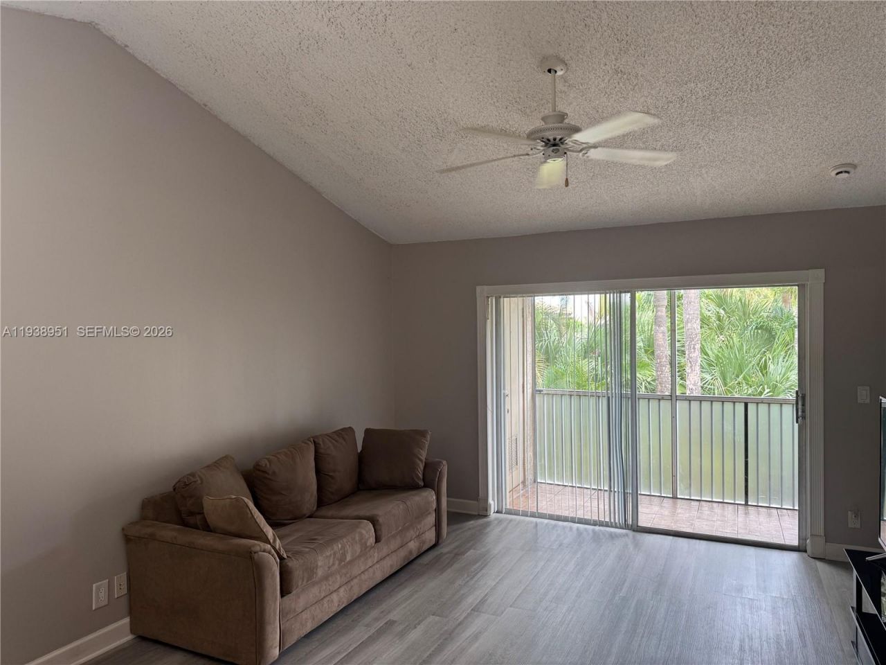 5580 Lakeside Dr, Unit 205, Margate, FL 33063 Photo