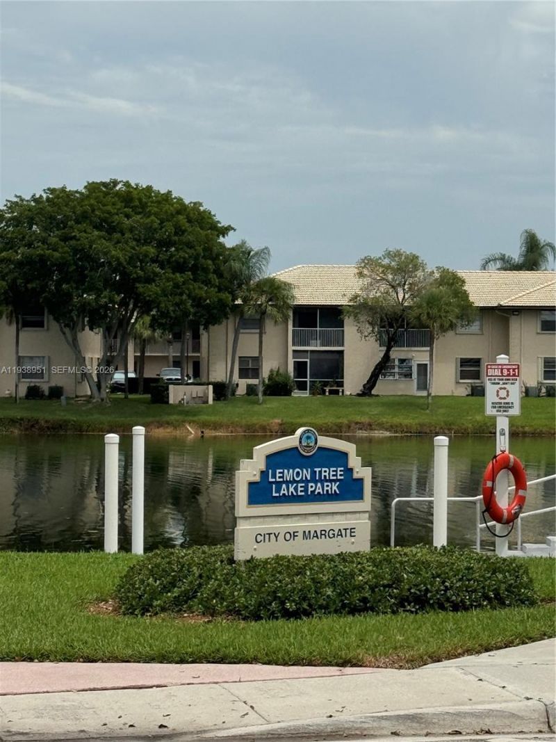 5580 Lakeside Dr, Unit 205, Margate, FL 33063 Photo