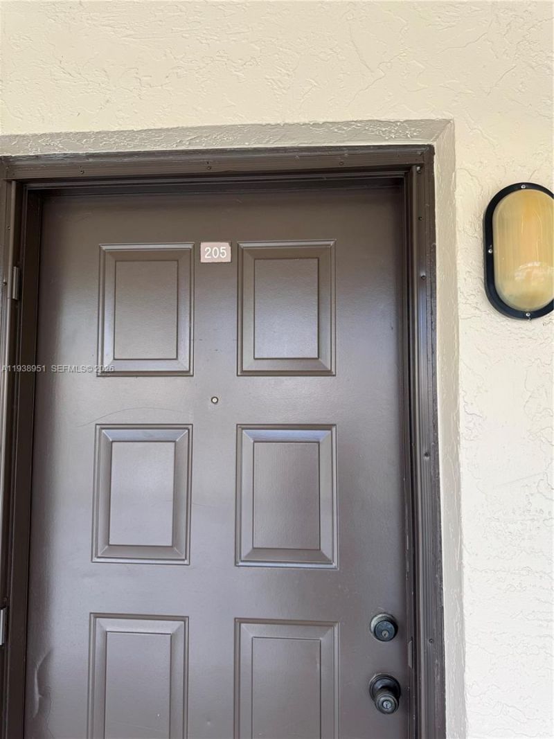 5580 Lakeside Dr, Unit 205, Margate, FL 33063 Photo