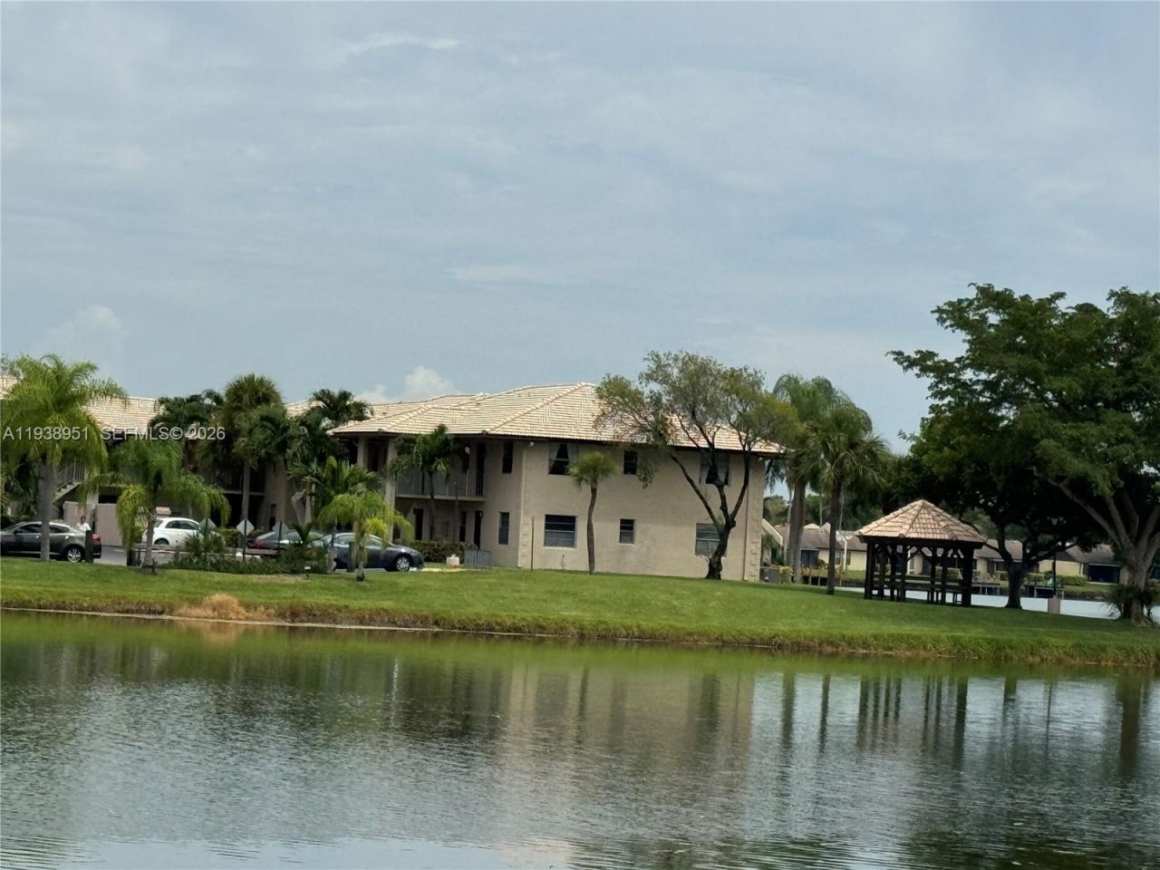 5580 Lakeside Dr, Unit 205, Margate, FL 33063 Photo