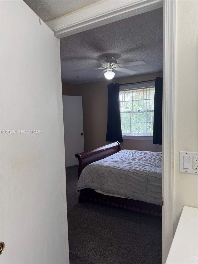 5580 Lakeside Dr, Unit 205, Margate, FL 33063 Photo