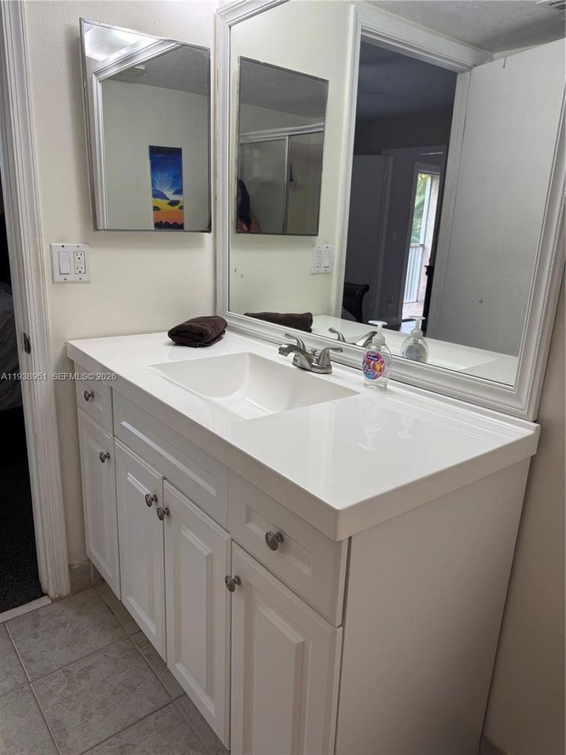 5580 Lakeside Dr, Unit 205, Margate, FL 33063 Photo