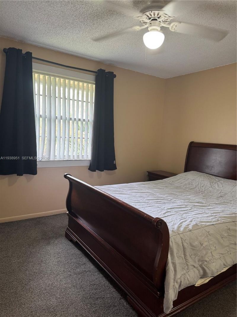 5580 Lakeside Dr, Unit 205, Margate, FL 33063 Photo