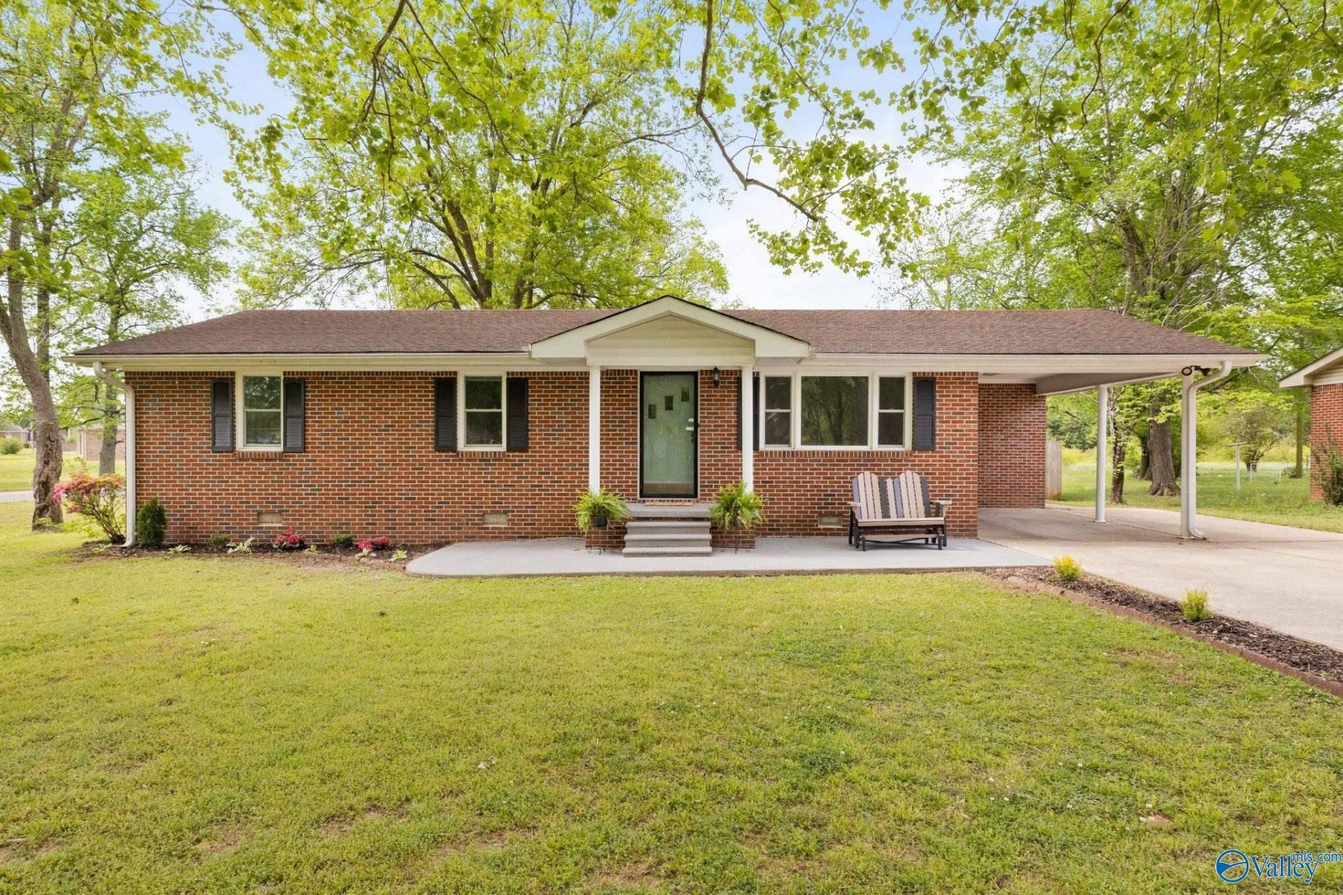 101 Sunset Drive, Athens, AL 35611 Main Photo