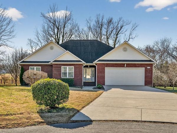 5568 Willow Oak Dr, Baxter, TN 38544