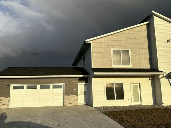 216 Ivy Ln, Crooks, SD 57020
