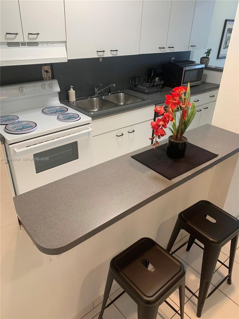 100 Lincoln Rd , Unit 805, Miami Beach, FL 33139 Photo