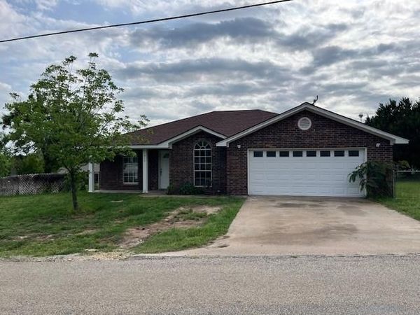 610 N Pecan A Street, Hico, TX 76457