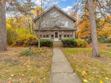 11 Poplar Park Boulevard, Pleasant Ridge, MI 48069