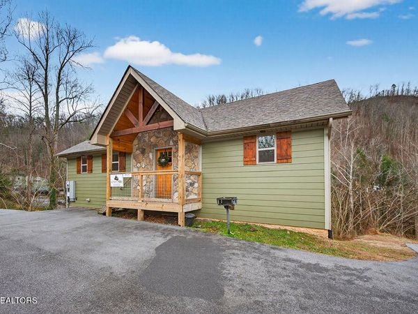 307 Sterling Drive, Gatlinburg, TN 37738