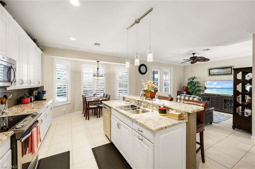 8493 Laurel Lakes Blvd, Naples, FL 34119 Photo