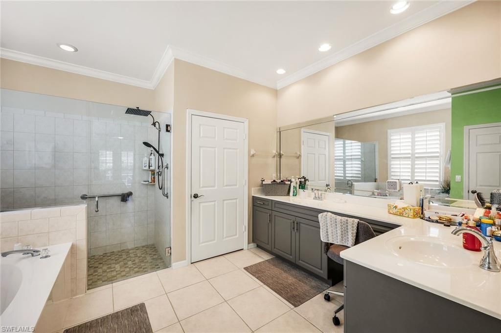 8493 Laurel Lakes Blvd, Naples, FL 34119 Photo